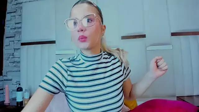 barbieambar from StripChat is Freechat