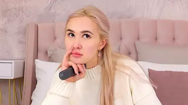 BarbieMilne from StripChat is Freechat