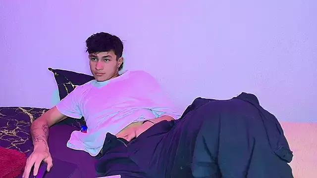 Bastian_wolf_ from StripChat is Freechat