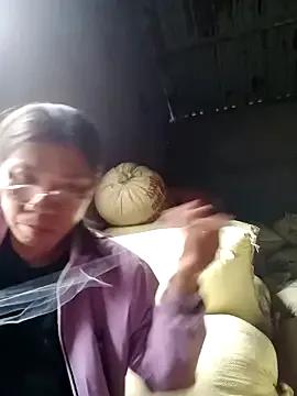 Bella-la from StripChat