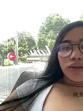 Bella__Wood from StripChat is Freechat