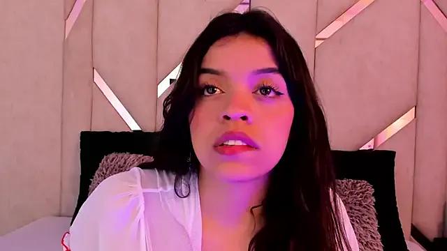 Bella_Ross_ from StripChat is Freechat