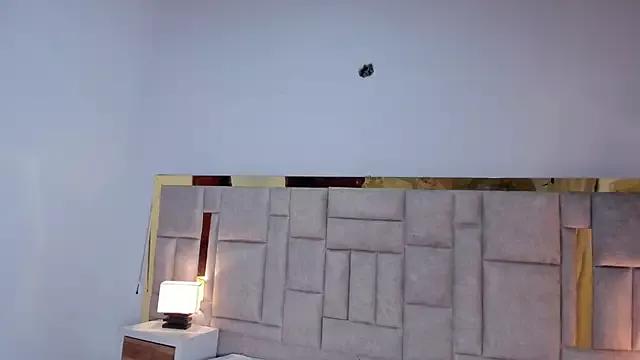 Bella_Taylor_13 from StripChat is Freechat