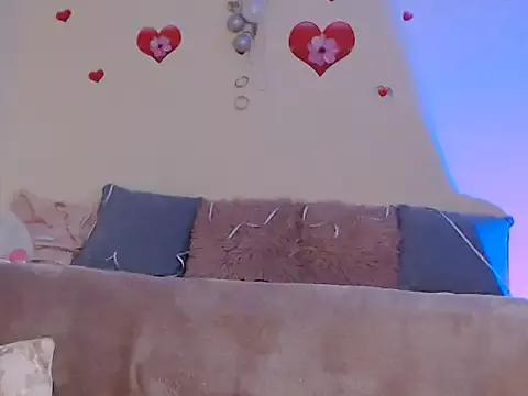 BellaBellaHot from StripChat