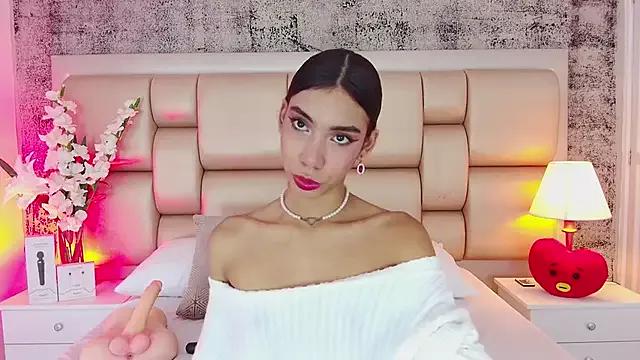 BellaHarper1 from StripChat is Freechat