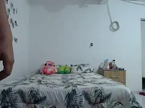 bellasarah2001 from StripChat is Freechat