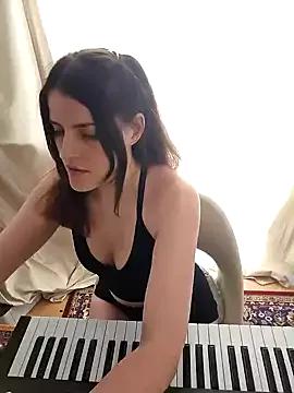 BelleFelicitas from StripChat