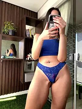 bellelouise from StripChat