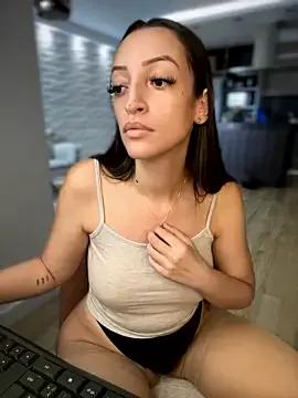 bellelouise from StripChat