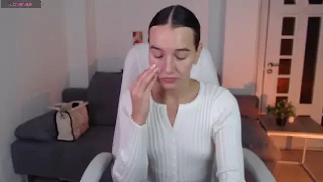 Bellla_Haddid from StripChat