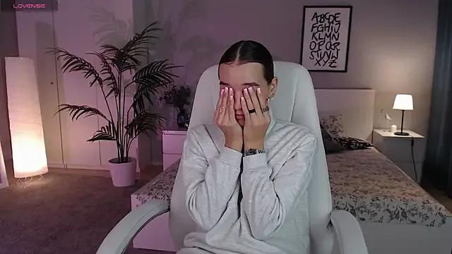 Bellla_Haddid from StripChat