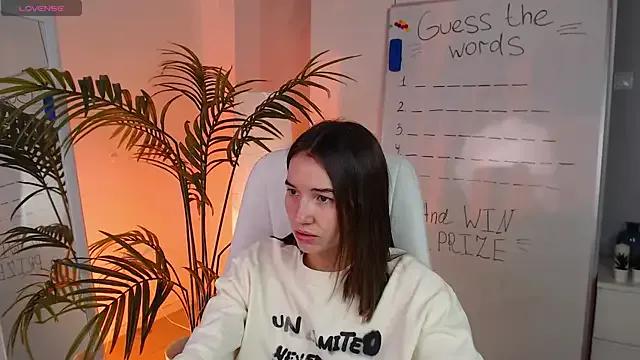 Bellla_Haddid from StripChat