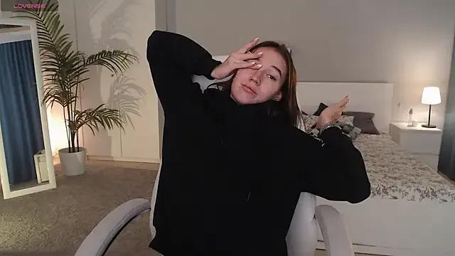 Bellla_Haddid from StripChat