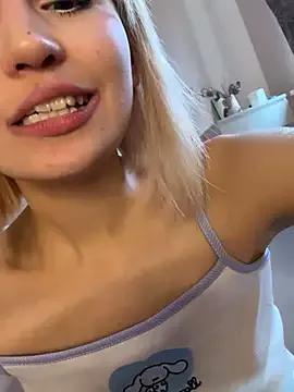 bigbabykiki from StripChat