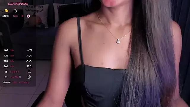 black-magic-woman from StripChat is Freechat