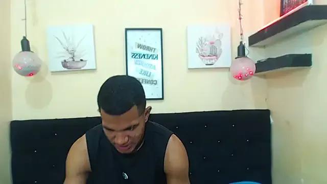 Black_hugecock from StripChat is Freechat
