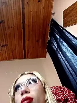 blissYumi from StripChat is Freechat