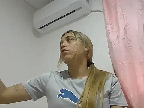 Blonde_latina from StripChat is Freechat