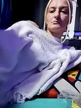 blondebarbiebae from StripChat is Freechat