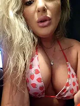 Blondie_Sasha from StripChat is Freechat