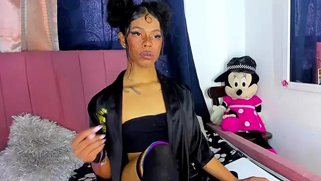 bloom444 from StripChat