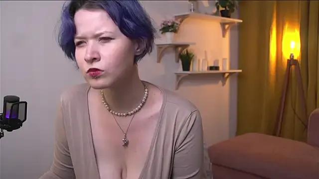 bluebeell from StripChat is Freechat