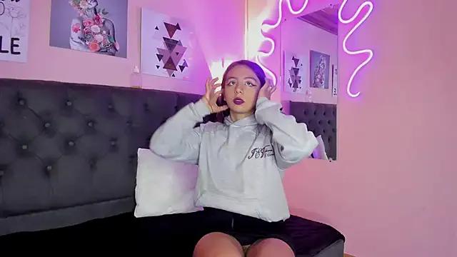 Bluee_bombon from StripChat is Freechat