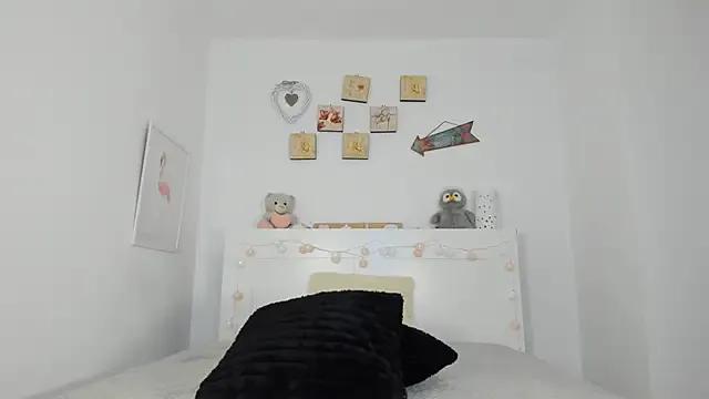 Blueee_diamond from StripChat is Freechat