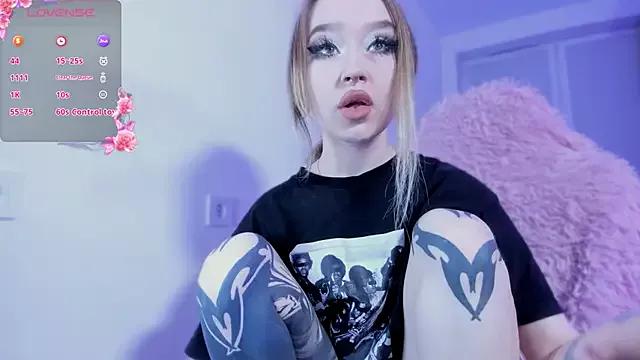 BonnieMoonn from StripChat