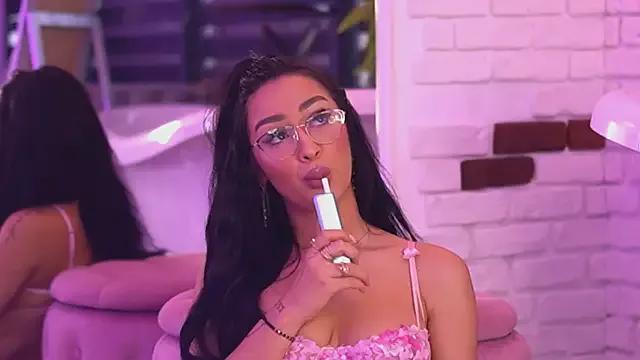 BonnieSins from StripChat is Freechat