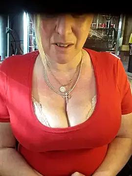 Bouncy-Bella28X from StripChat is Freechat