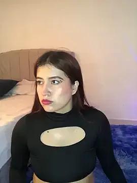 BrunnetAri_ from StripChat is Freechat