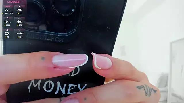 Bubbledoll7 from StripChat