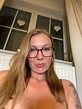Checkout bigass webcams. Slutty cute Free Performers.