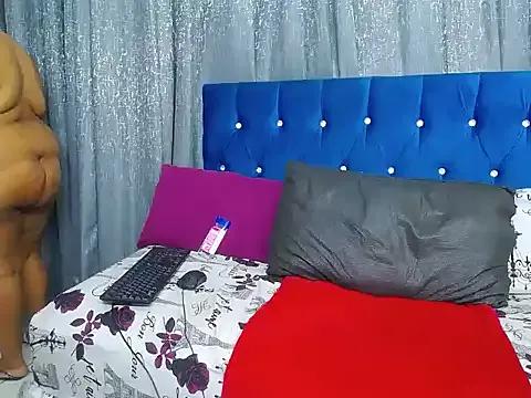 BustyBMWx from StripChat is Freechat