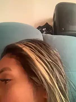 cami-leon from StripChat is Freechat