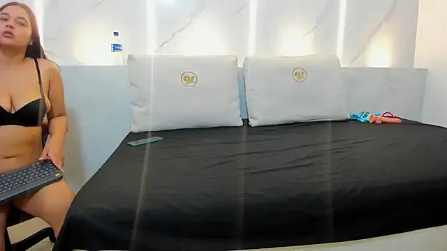 camila_leine from StripChat is Freechat