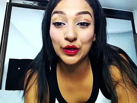 CamilaaOficial from StripChat is Freechat