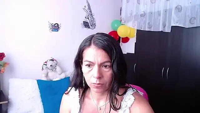 camilavargas_ from StripChat is Freechat