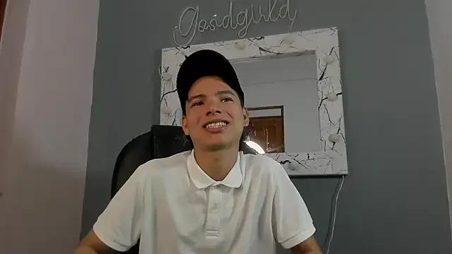 camillo_virgil from StripChat is Freechat