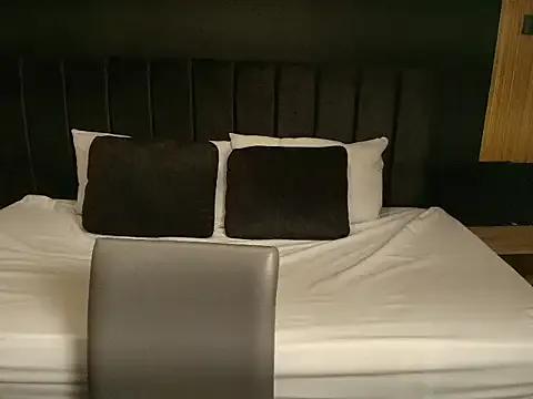 Canelitahott_ from StripChat is Freechat