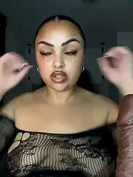 CaramelCarmenxox from StripChat is Freechat