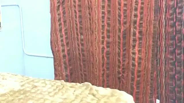CaramelDelux27 from StripChat