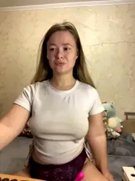Caramellees from StripChat