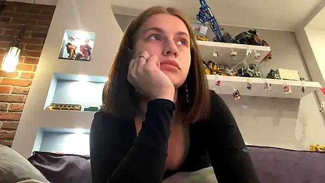 CarmaDiza from StripChat is Freechat