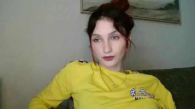 CarmelinaShow from StripChat is Freechat