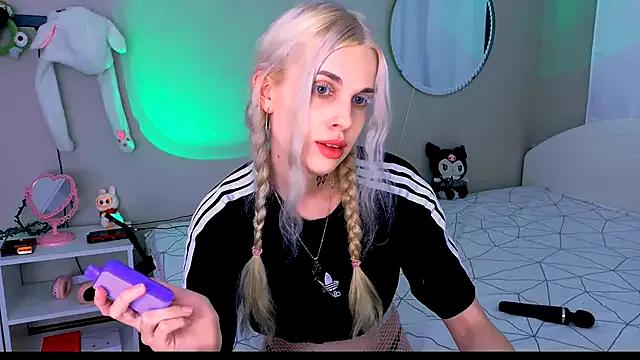 carmen_crybaby from StripChat is Freechat