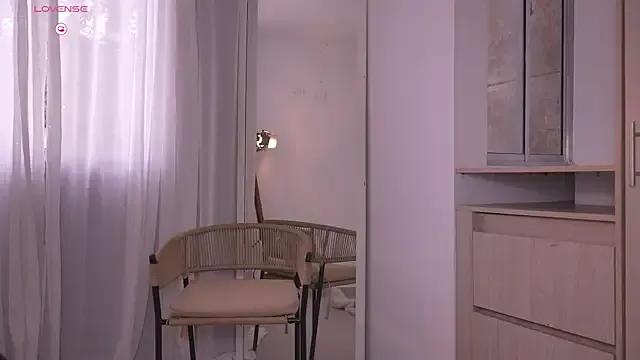 Carolart_ from StripChat is Freechat
