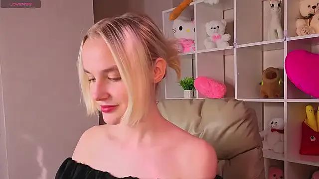 Carolin_Miller from StripChat is Freechat