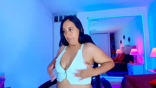 carolina_love8 from StripChat is Freechat